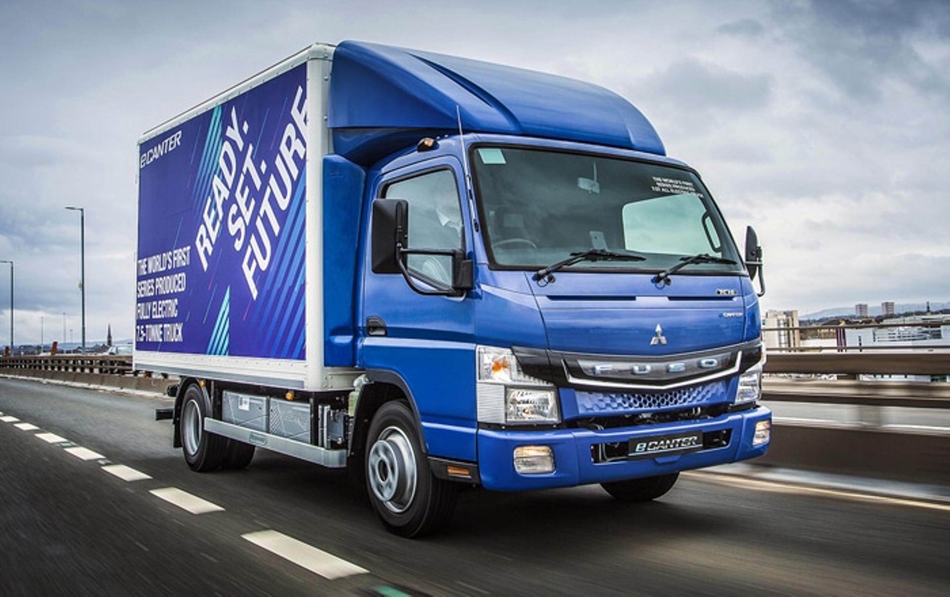 It’s Déjà Vu All Over Again As FUSO Canter Lands Another Two Top Awards.