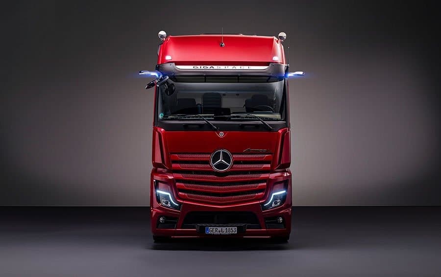 The Actros L: Mercedes-Benz Trucks sets new standards in the premium segment for long-distance haulage trucks